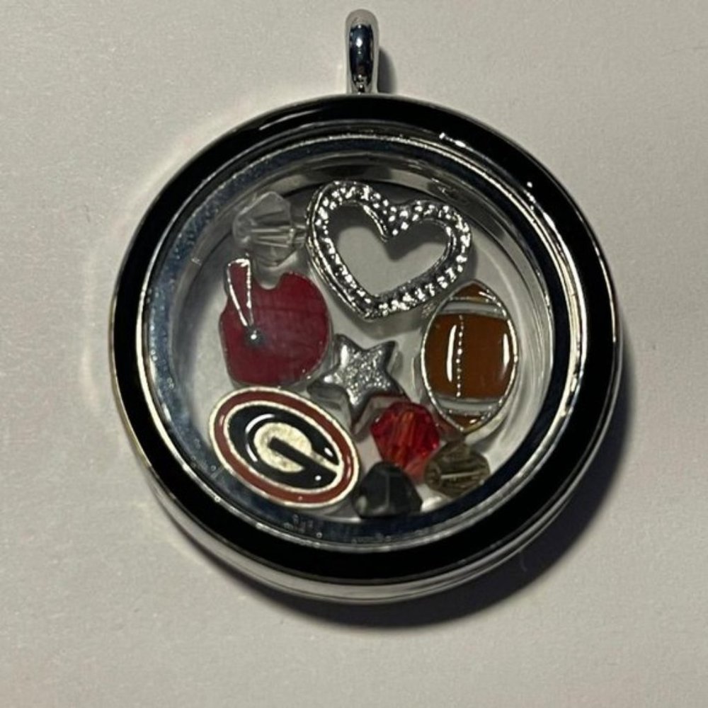 Georgia Bulldogs NCAA Memory Charm Locket w/ 22 IN chain NEW
